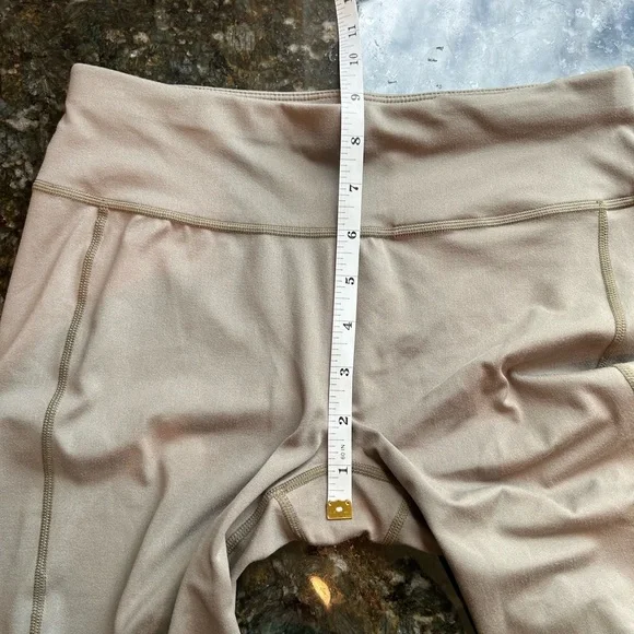 Sweaty Betty All Day Olive/Army Green Bike Shorts. Yoga. Athleisure. Pilates. S - Picture 9 of 10